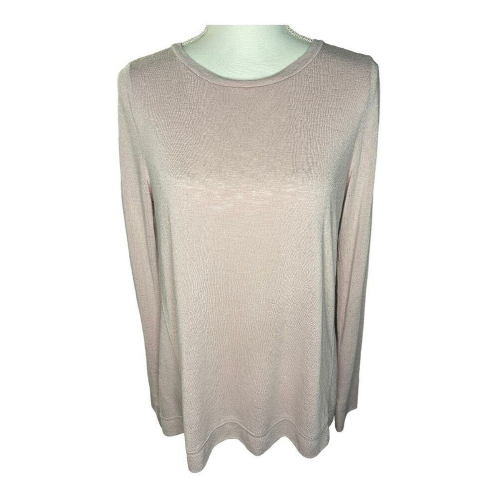LOFT Womenโs Medium Light PinkโLongโ SleevedโShirt